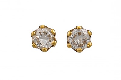 Lot 74 - A PAIR OF DIAMOND STUD EARRINGS, mounted in...