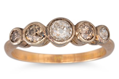 Lot 73 - AN ANTIQUE FIVE STONE DIAMOND RING, collet set...