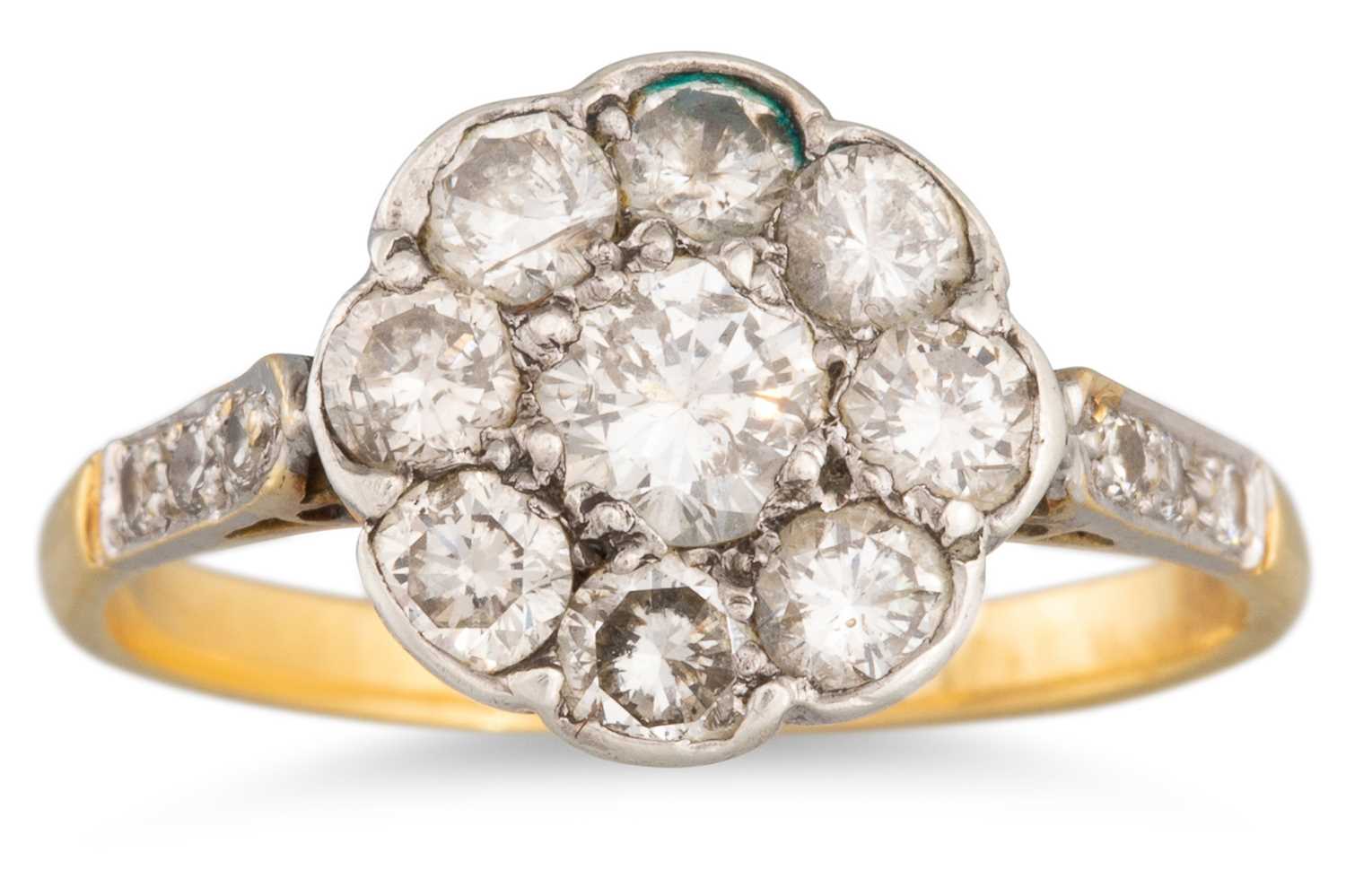 Lot 78 - AN ANTIQUE DIAMOND DAISY CLUSTER RING, mounted...