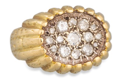 Lot 251 - A DIAMOND SET RING, the pavé diamond panel to...