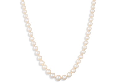 Lot 253 - A SET OF CULTURED PEARLS, graduated, to a...