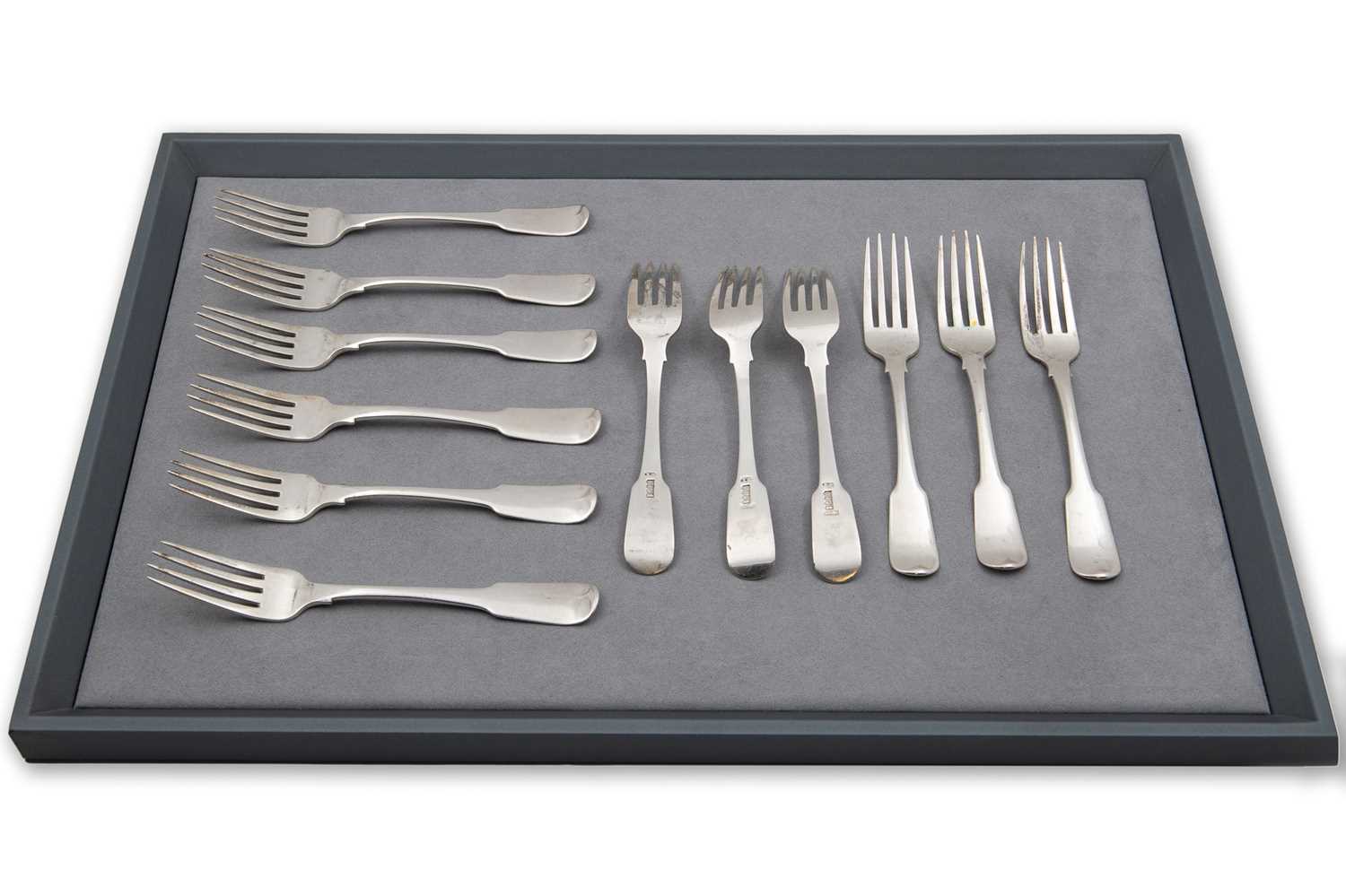 Lot 479 - A SET OF TWELVE GEORGE III IRISH SILVER FIDDLE...