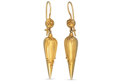 Lot 14 - A PAIR OF ANTIQUE 15CT GOLD DROP EARRINGS,...
