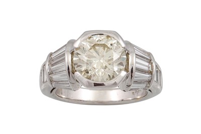 Lot 292 - A DIAMOND SOLITAIRE RING, the brilliant cut...