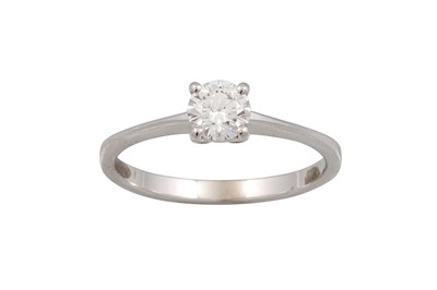 Lot 301 - A DIAMOND SOLITAIRE RING, the brilliant cut...