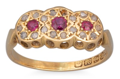 Lot 71 - A RUBY AND DIAMOND RING, mounted in 18ct...