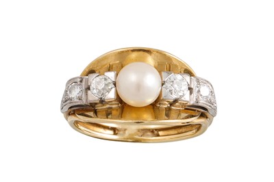 Lot 93 - A VINTAGE PEARL AND DIAMOND RING C.1940s, set...