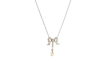 Lot 102 - AN ART NOUVEAU DIAMOND AND PEARL NECKLACE CA....