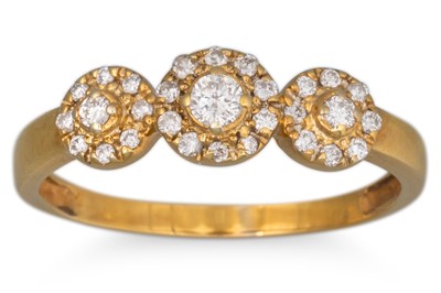 Lot 4 - A TRIPLE CLUSTER DIAMOND RING, size O