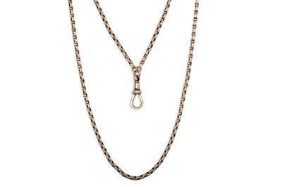 Lot 101 - AN ANTIQUE 9CT. GOLD MUFF CHAIN, ca 28.4 g....