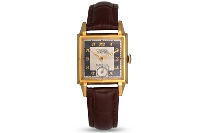 Lot 376 - A 1950S VINTAGE GRUEN WRISTWATCH, Arabic...