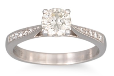 Lot 9 - A DIAMOND SOLITAIRE RING, the brilliant cut...