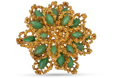 Lot 155 - A JADE AND 18CT YELLOW GOLD BROOCH, of wire...