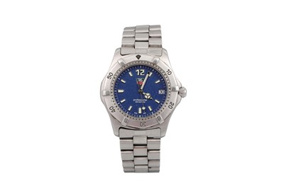 Lot 40 - A TAG HEUER PROFESSIONAL STAINLESS STEEL WRIST...