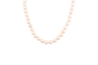 Lot 54 - A CULTURED PEARL NECKLACE, pink tones, gold...