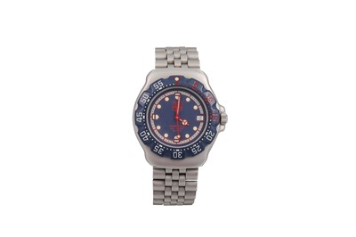 Lot 109 - A LADY'S TAG HEUER WRIST WATCH, bracelet strap,...