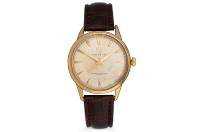 Lot 326 - A GENT'S VINTAGE 'MOERIS' GOLD PLATED...
