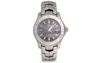 Lot 323 - A GENT'S TAG HEUER WRISTWATCH, stainless steel...