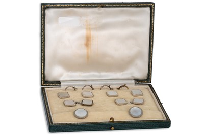 Lot 67 - A SET OF ANTIQUE WHITE GOLD CUFFLINKS AND...