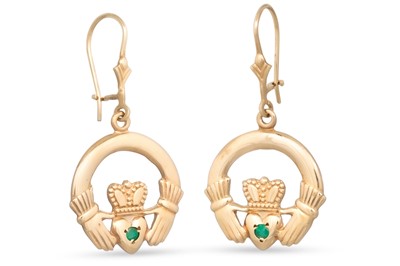 Lot 86 - A PAIR OF 9CT GOLD CLADDAGH EARRINGS, matching...