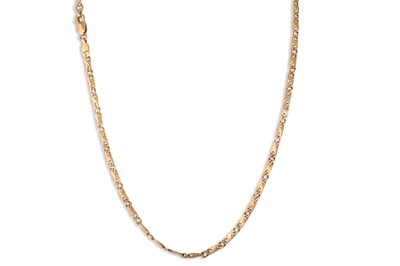 Lot 101 - A MODERN 9CT YELLOW GOLD FLAT FANCY LINK NECK...