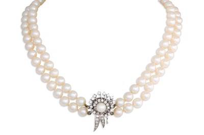 Lot 254 - A DOUBLE ROW OF CULTURED PEARL NECKLACE, with...