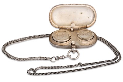 Lot 340 - A VINTAGE PRE-WAR SILVER PLATED SOVEREIGN CASE,...
