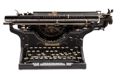 Lot 424 - A VINTAGE UNDERWOOD STANDARD TYPEWRITER, 17 x 10"