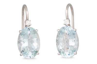Lot 243 - A PAIR OF AQUAMARINE AND DIAMOND DROP EARRINGS,...