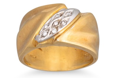 Lot 181 - A DIAMOND RING, to shaped 18ct gold band....
