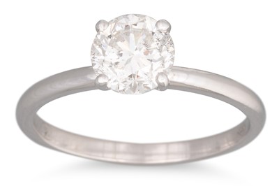 Lot 177 - A SOLITAIRE DIAMOND RING, the brilliant cut...