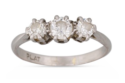 Lot 1 - AN ANTIQUE THREE STONE DIAMOND RING, mounted...