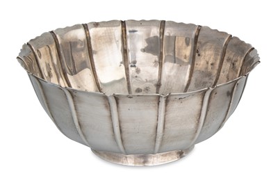 Lot 378 - A GEORGE V IRISH SILVER CIRCULAR BOWL,...
