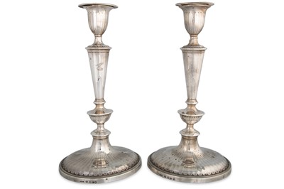 Lot 384 - AN IMPRESSIVE PAIR OF GEORGE III SILVER...