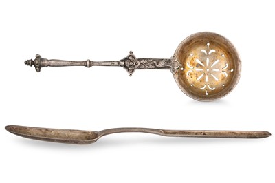 Lot 390 - A GEORGE III SILER MARROW SCOOP, London 1814,...