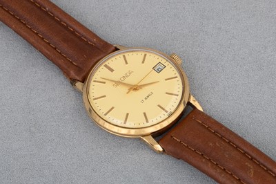 Lot 283 - A GENT'S VINTAGE 'SEKONDA' WRISTWATCH, cream...