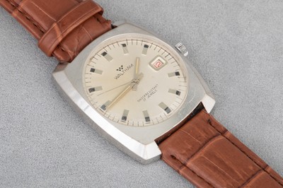 Lot 284 - A GENT'S VINTAGE 'WALTHAM' WRISTWATCH, chrome...