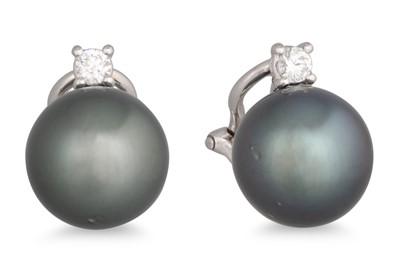 Lot 289 - A PAIR OF TAHITIAN PEARL AND DIAMOND EARRINGS,...