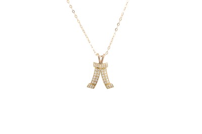 Lot 192 - A DIAMOND AND 18CT GOLD PENDANT, shaped form,...