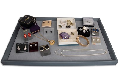 Lot 116 - A LARGE AND INTERESTING COLLECTION OF VINTAGE...