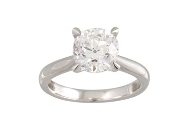 Lot 427 - A DIAMOND SOLITAIRE RING, the cushion cut...