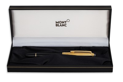 Lot 466 - A MODERN MONT BLANC MEISTERSTUCK BLACK/GOLD...