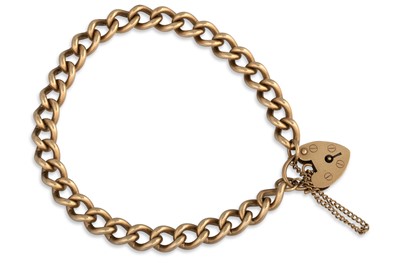 Lot 142 - A 9CT GOLD CURB LINK BRACELET, with padlock...