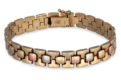 Lot 147 - A 9CT THREE COLOUR GOLD BRICK LINK BRACELET,...