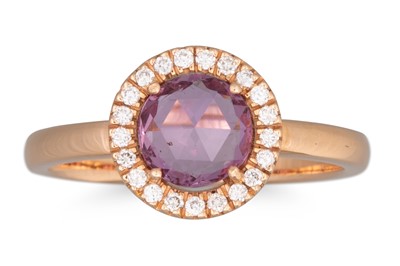 Lot 267 - A PINK SAPPHIRE AND DIAMOND CLUSTER RING, the...