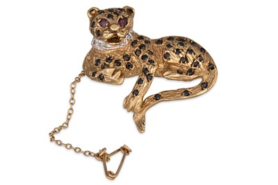 Lot 11 - A SAPPHIRE, RUBY AND DIAMOND BROOCH, modelled...