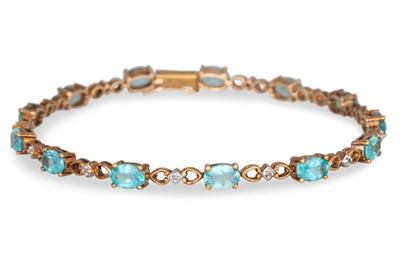 Lot 22 - AN APATITE AND DIAMOND BRACELET, mounted in...
