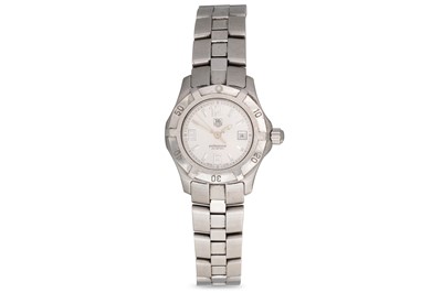 Lot 369 - A LADY'S TAG HEUER BRACELET STRAP WRISTWATCH,...