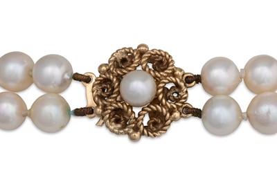 Lot 80 - A DOUBLE STRANDED CULTURED PEARL NECKLACE,...
