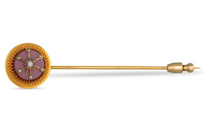 Lot 256 - AN ANTIQUE CARNELIAN AND DIAMOND BROOCH, 18ct...